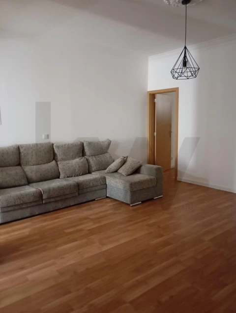 Moradia T6 para Venda em Charneca de Caparica e Sobreda