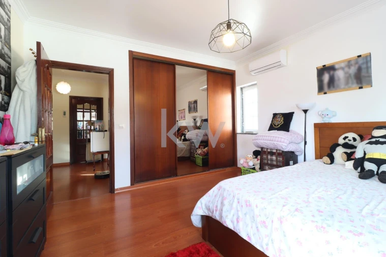 Moradia T6 para Venda em Charneca de Caparica e Sobreda Foto 33
