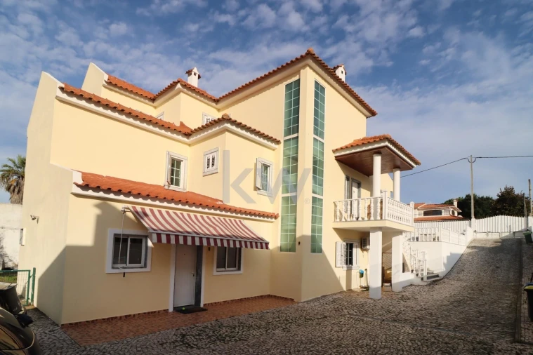 Moradia T6 para Venda em Charneca de Caparica e Sobreda Foto 37