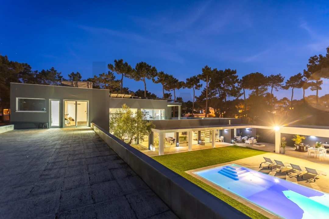 Moradia T6 para Venda em Charneca de Caparica e Sobreda Foto 8