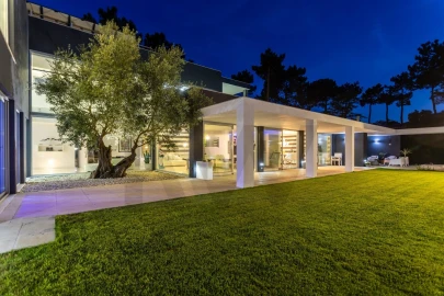 Moradia T6 para Venda em Charneca de Caparica e Sobreda