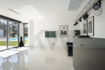 Moradia T6 para Venda em Charneca de Caparica e Sobreda