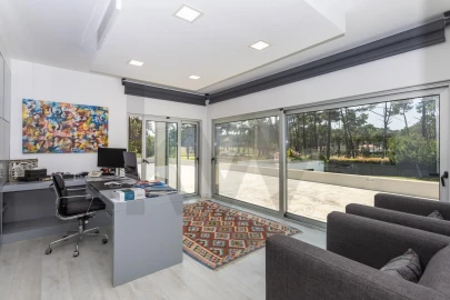 Moradia T6 para Venda em Charneca de Caparica e Sobreda