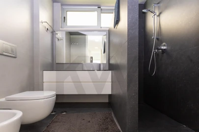 Moradia T6 para Venda em Charneca de Caparica e Sobreda