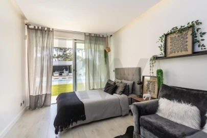 Moradia T6 para Venda em Charneca de Caparica e Sobreda