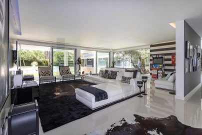 Moradia T6 para Venda em Charneca de Caparica e Sobreda