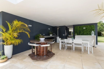 Moradia T6 para Venda em Charneca de Caparica e Sobreda