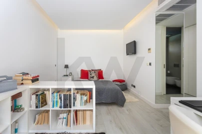 Moradia T6 para Venda em Charneca de Caparica e Sobreda