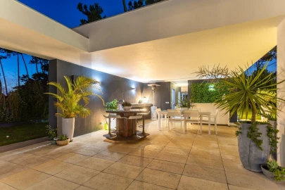 Moradia T6 para Venda em Charneca de Caparica e Sobreda