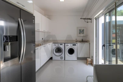 Moradia T6 para Venda em Charneca de Caparica e Sobreda