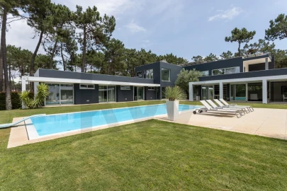 Moradia T6 para Venda em Charneca de Caparica e Sobreda