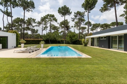 Moradia T6 para Venda em Charneca de Caparica e Sobreda