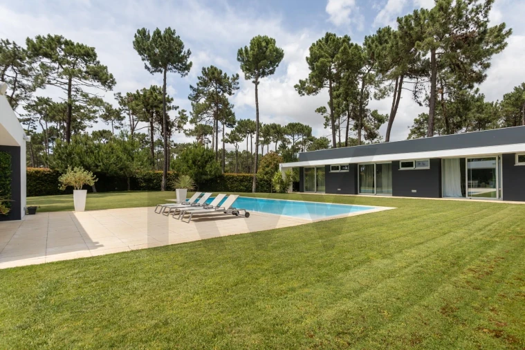 Moradia T6 para Venda em Charneca de Caparica e Sobreda Foto 14