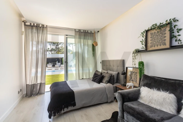 Moradia T6 para Venda em Charneca de Caparica e Sobreda Foto 39