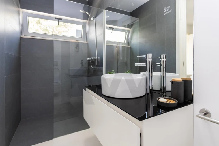 Moradia T6 para Venda em Charneca de Caparica e Sobreda Foto 19