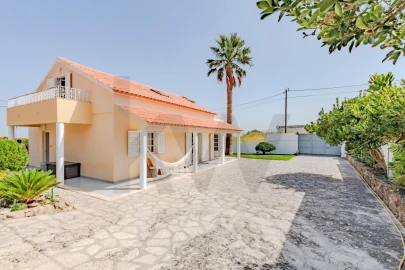 Moradia T2 para Venda em Sesimbra (Castelo)
