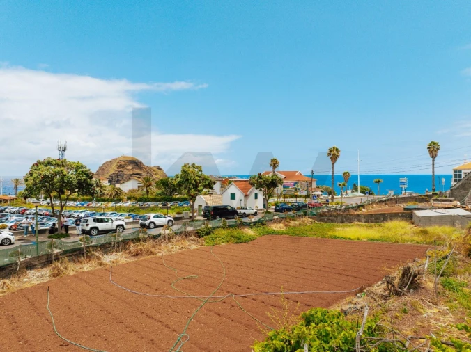 Terreno para Venda em Porto Moniz Foto 7