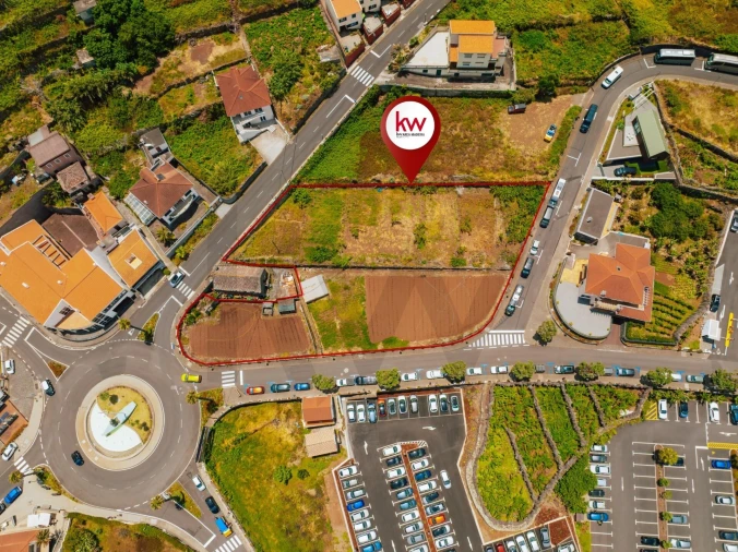 Terreno para Venda em Porto Moniz Foto 6