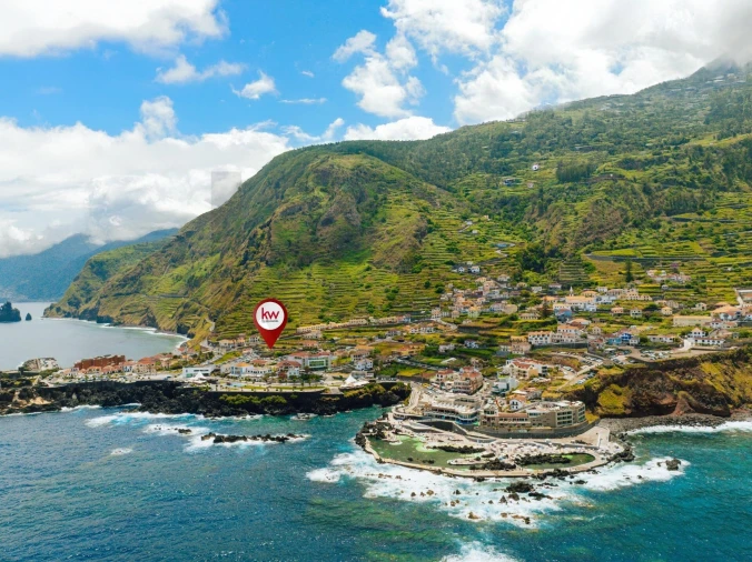 Terreno para Venda em Porto Moniz Foto 8