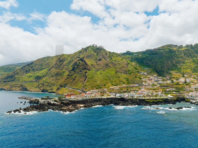 Terreno para Venda em Porto Moniz Foto 11