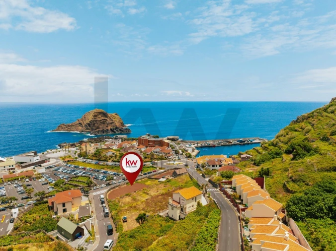Terreno para Venda em Porto Moniz Foto 12