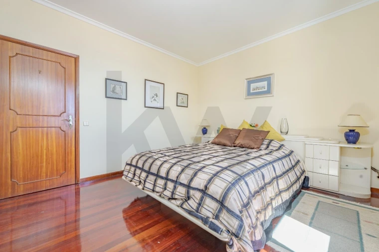 Moradia T3 para Venda em Caniço Foto 36