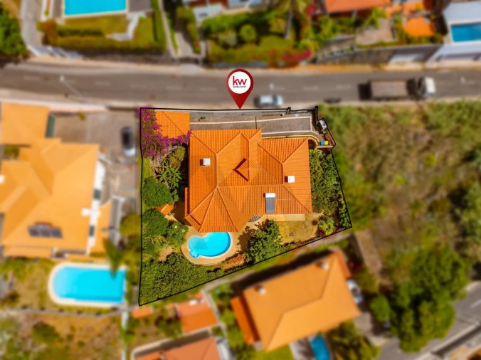 Moradia T3 para Venda em Caniço Foto 4