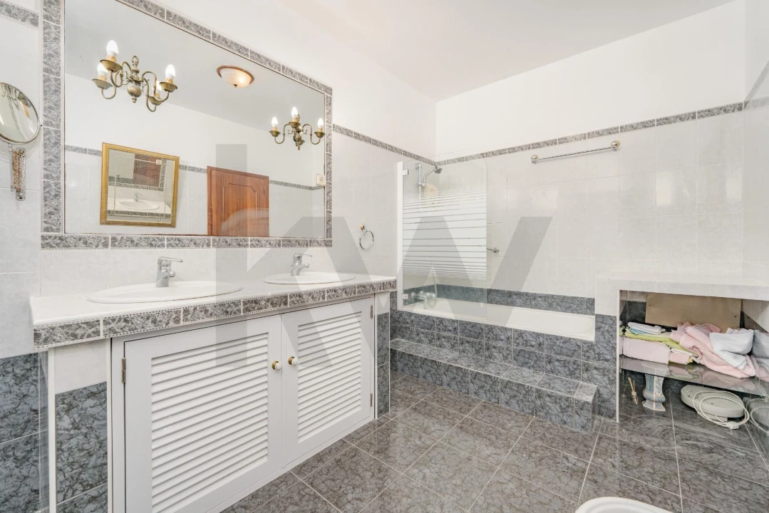 Moradia T3 para Venda em Caniço Foto 36