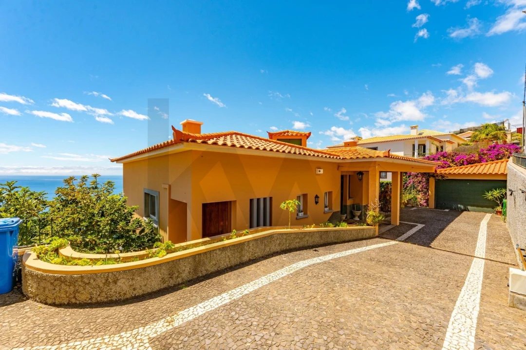 Moradia T3 para Venda em Caniço Foto 9