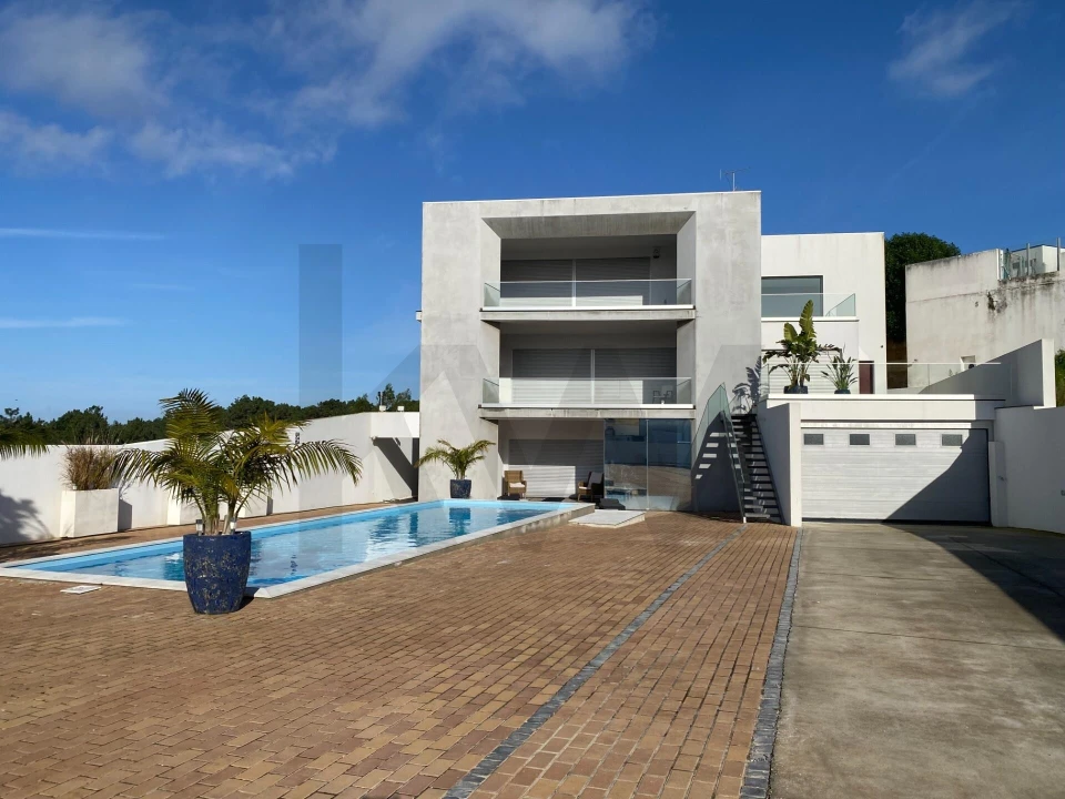 Moradia T4 para Venda em Nazare Foto 4