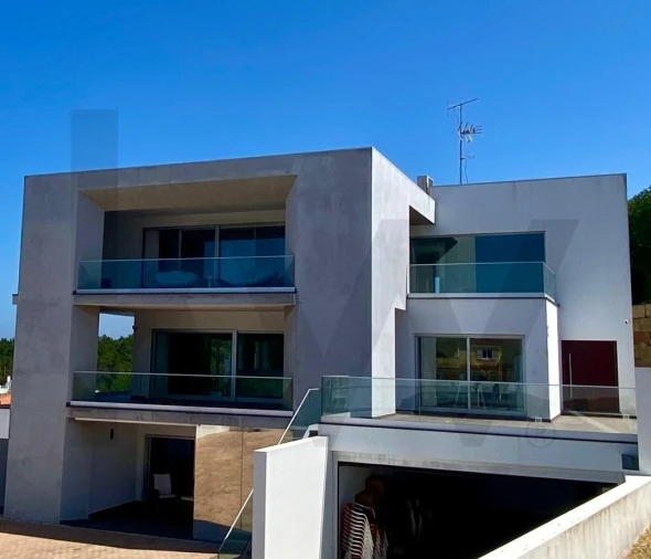 Moradia T4 para Venda em Nazare Foto 5