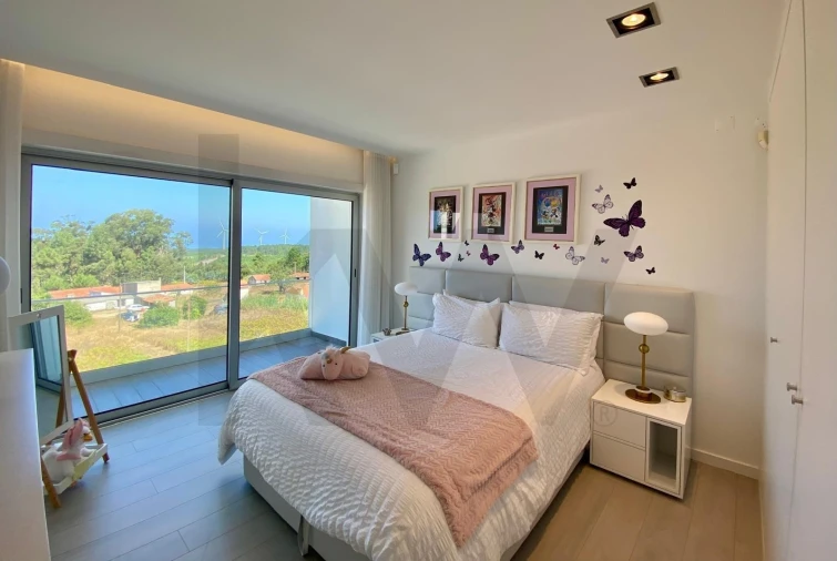 Moradia T4 para Venda em Nazare Foto 15