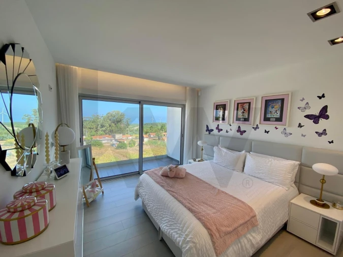 Moradia T4 para Venda em Nazare Foto 18