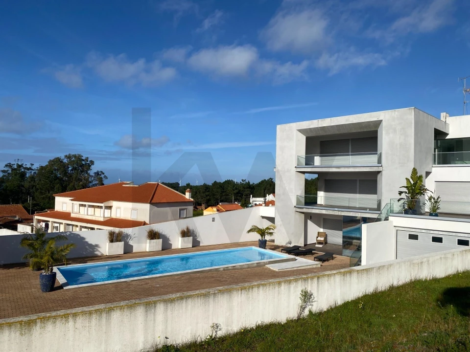 Moradia T4 para Venda em Nazare Foto 9