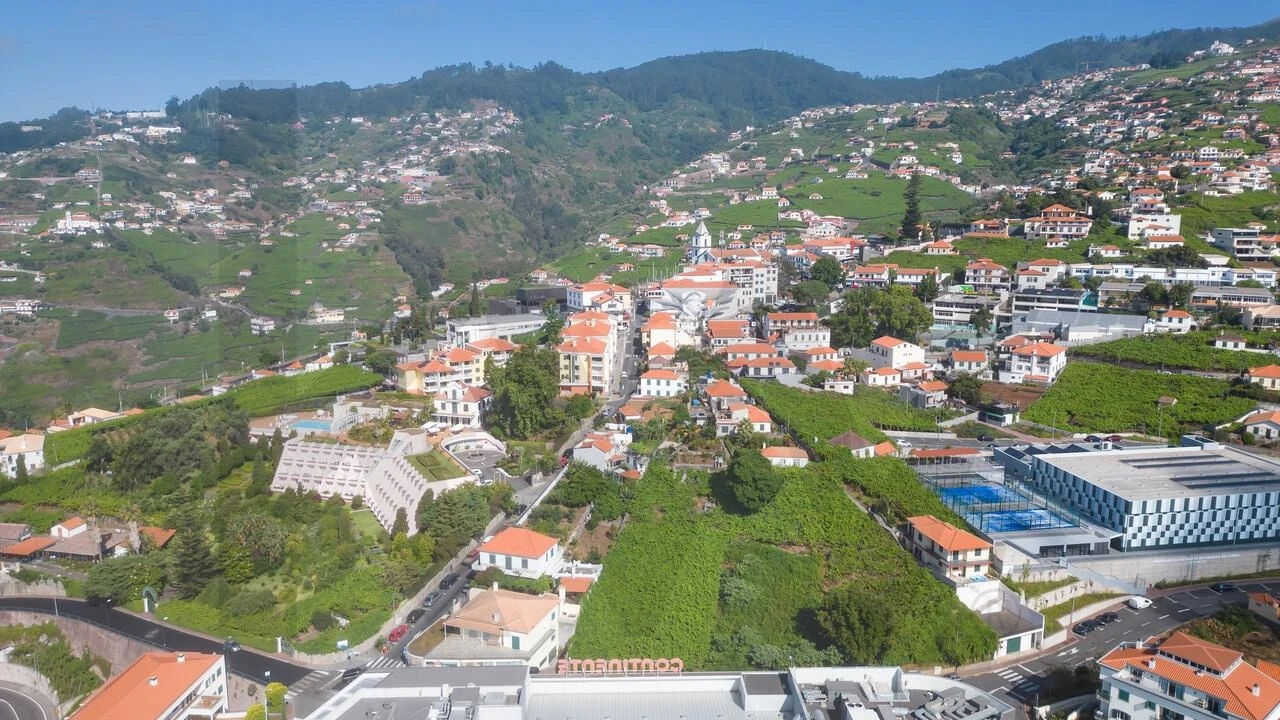 Terreno para Venda em Estreito de Camara de Lobos Foto 10