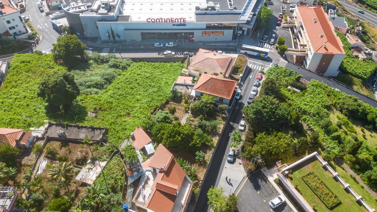 Terreno para Venda em Estreito de Camara de Lobos Foto 6