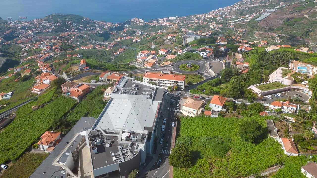 Terreno para Venda em Estreito de Camara de Lobos Foto 3