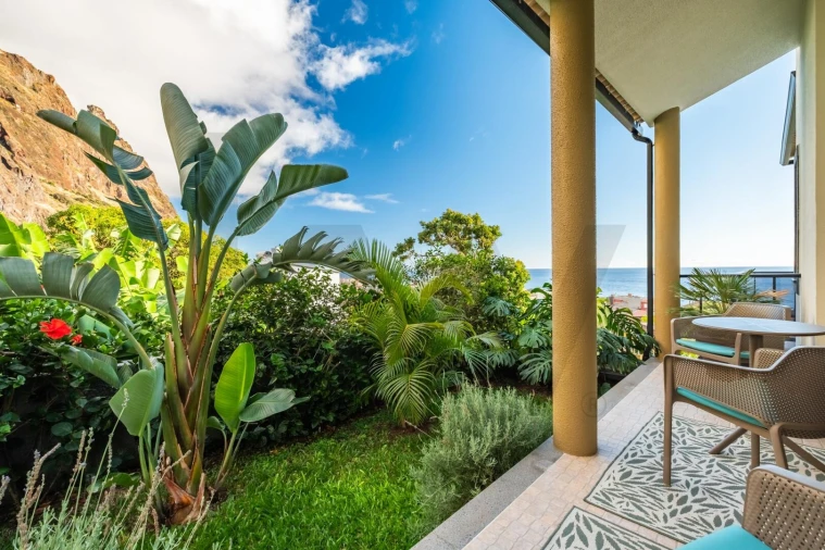 Moradia T3 para Venda em Paul do Mar Foto 1