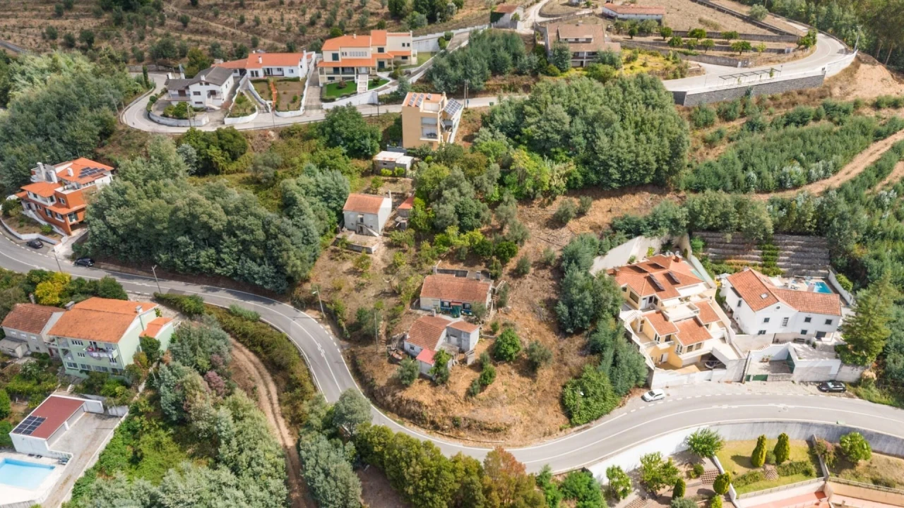 Moradia T5 para Venda em Santo Antonio dos Olivais Foto 16