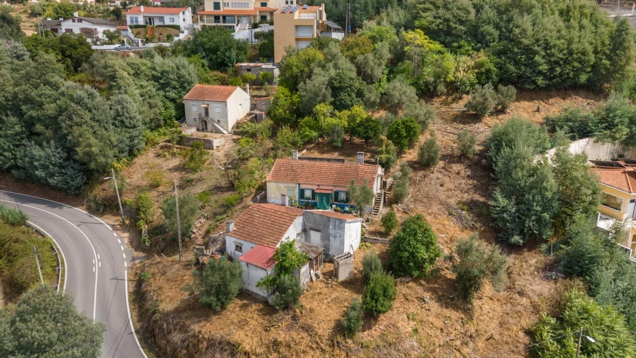 Moradia T5 para Venda em Santo Antonio dos Olivais Foto 2