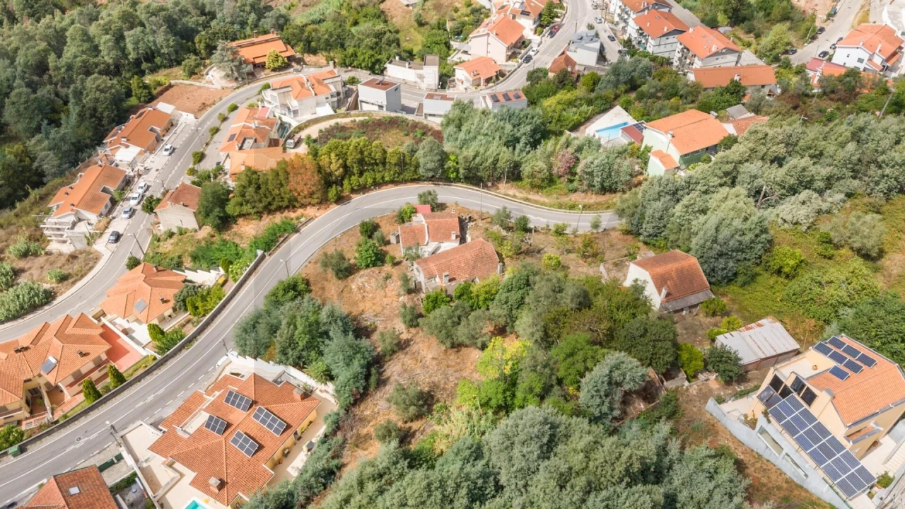 Moradia T5 para Venda em Santo Antonio dos Olivais Foto 8