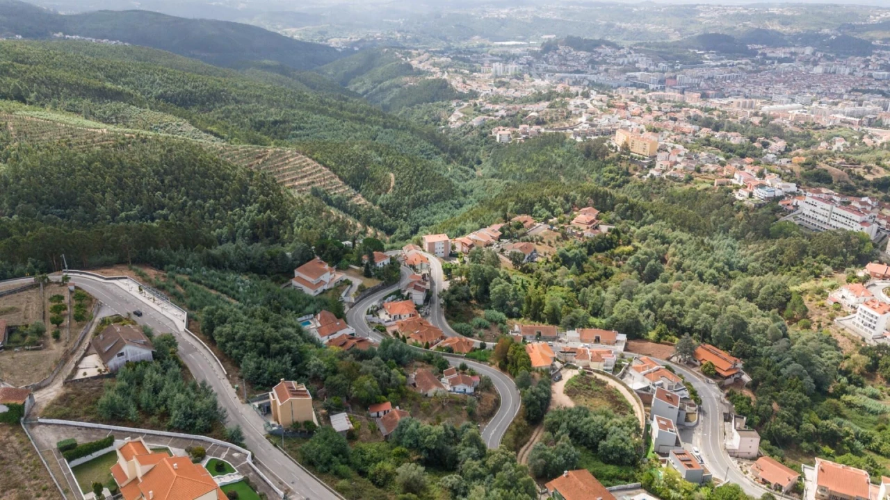 Moradia T5 para Venda em Santo Antonio dos Olivais Foto 11