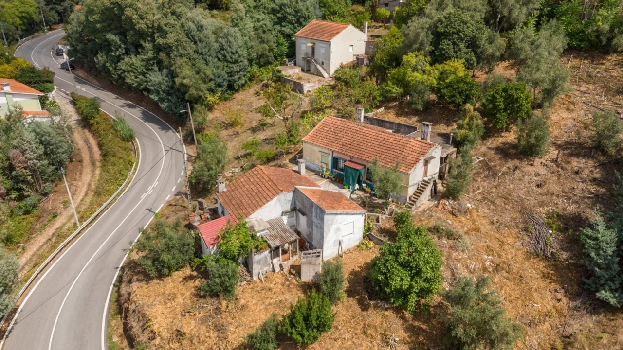 Moradia T5 para Venda em Santo Antonio dos Olivais Foto 3