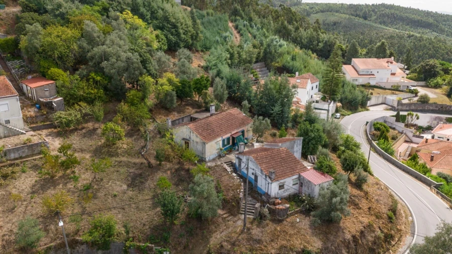 Moradia T5 para Venda em Santo Antonio dos Olivais Foto 1