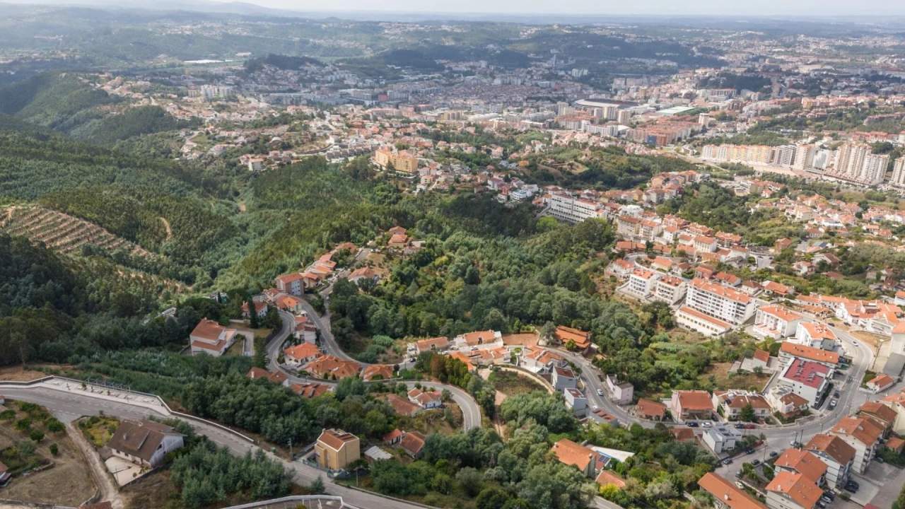 Moradia T5 para Venda em Santo Antonio dos Olivais Foto 12