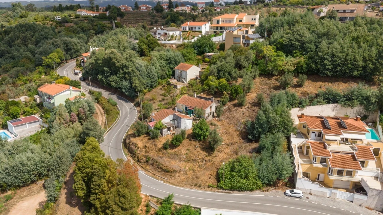 Moradia T5 para Venda em Santo Antonio dos Olivais Foto 17