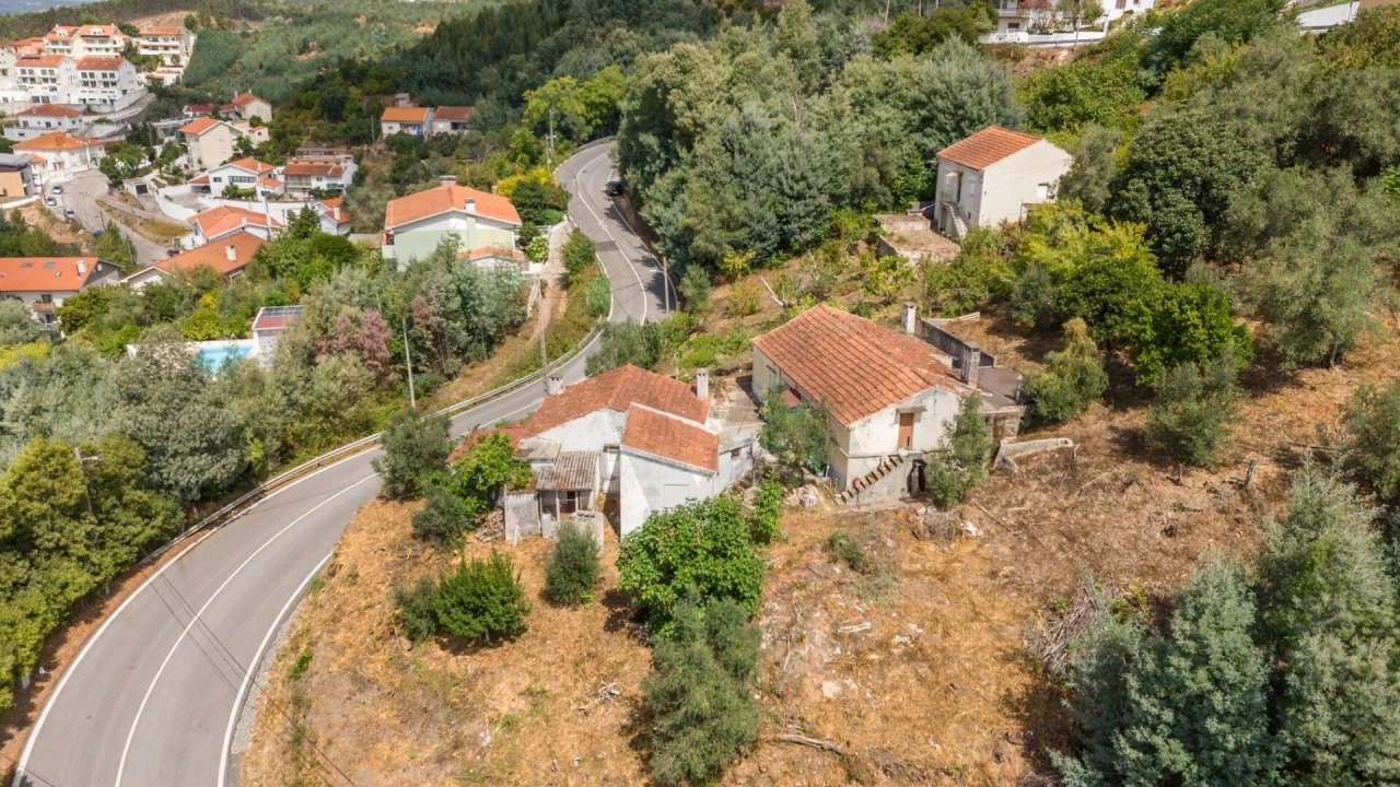 Moradia T5 para Venda em Santo Antonio dos Olivais Foto 4