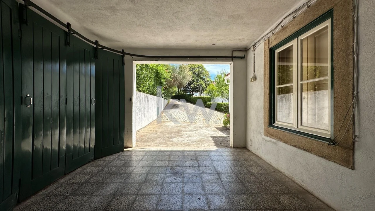 Moradia T7 para Venda em Santiago Maior Foto 5