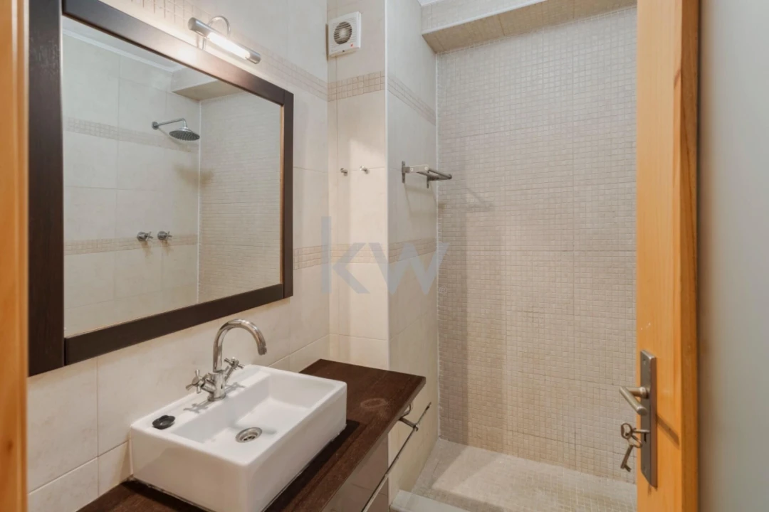 Moradia T5 para Venda em Santo Andre Foto 9