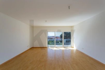 Apartamento T3 para Venda em Carcavelos e Parede